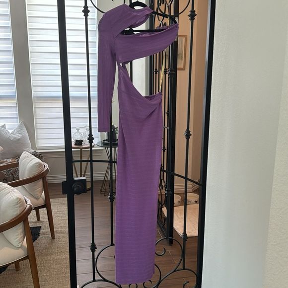 NWT Bronx and Banco
Amara CutOut Knit Maxi Dress
Purple - Picture 3 of 5